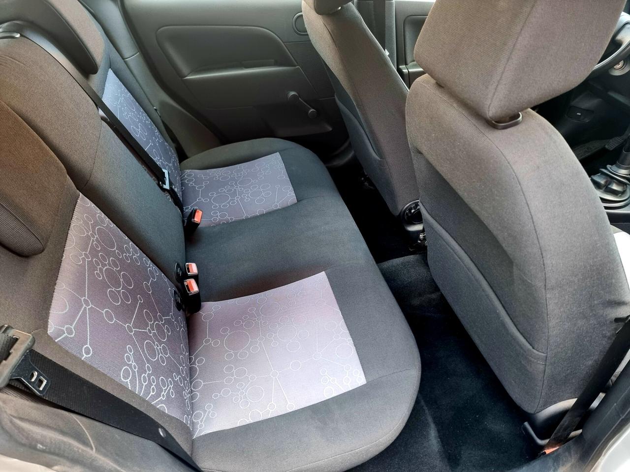 Ford Fiesta 1.4 TDCi 5p. ADATTA AI NEOPATENTATI