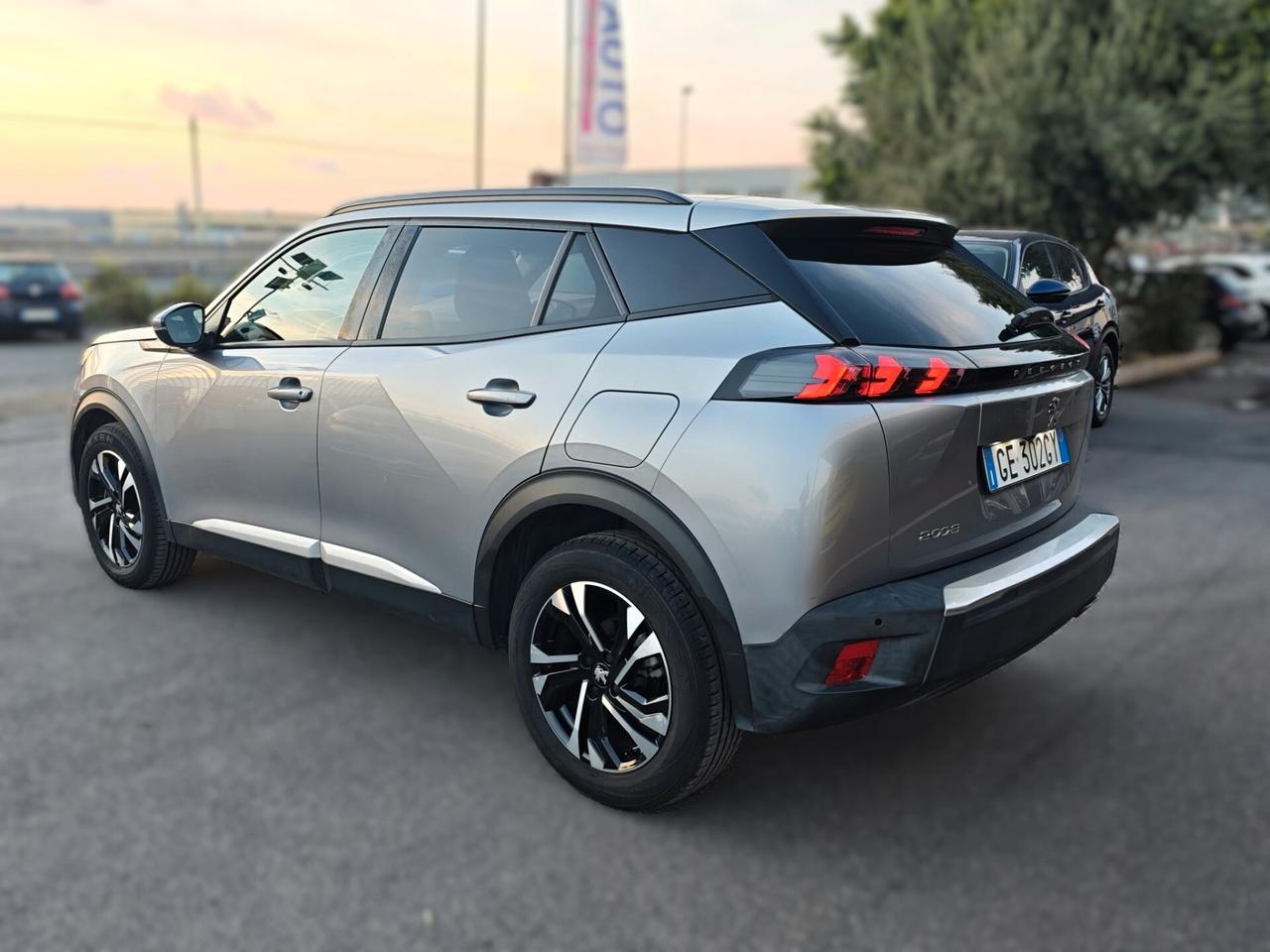 Peugeot 2008 1.5 110CV - PARI AL NUOVO