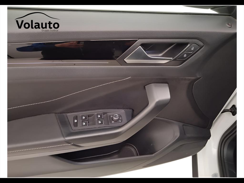 VOLKSWAGEN T-Roc I 2022 - T-Roc 1.0 tsi R-Line 110cv