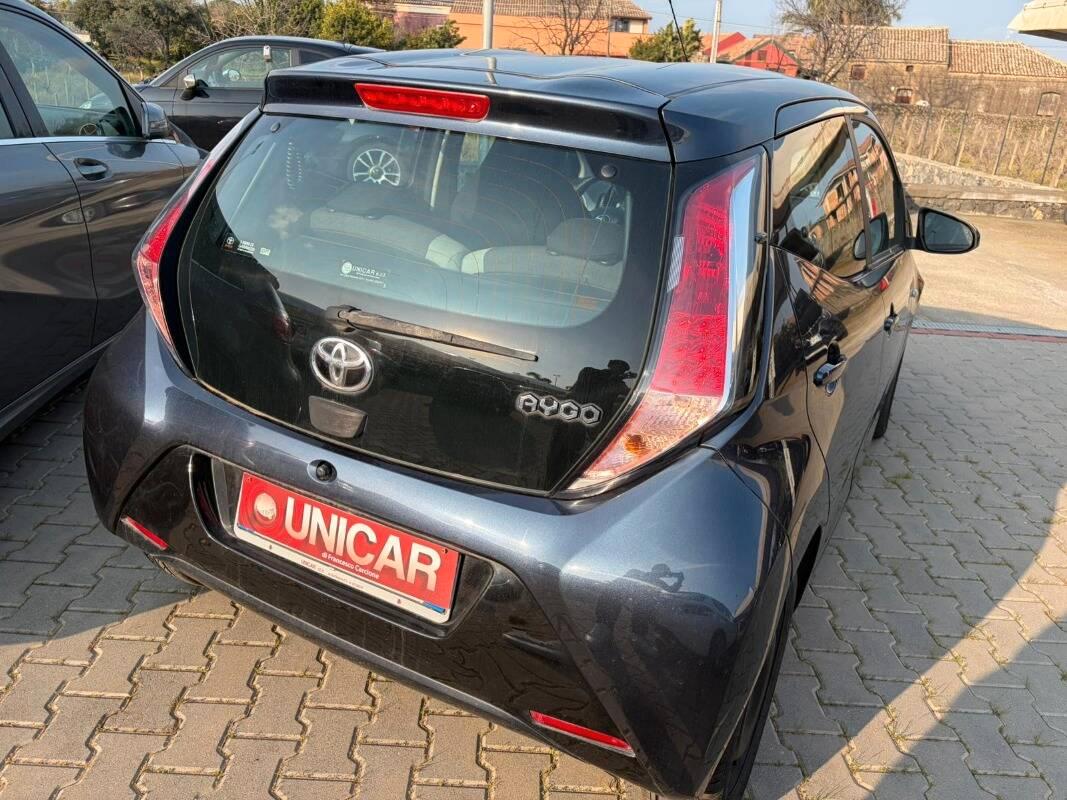 Toyota Aygo 1.0 x-pure 5p