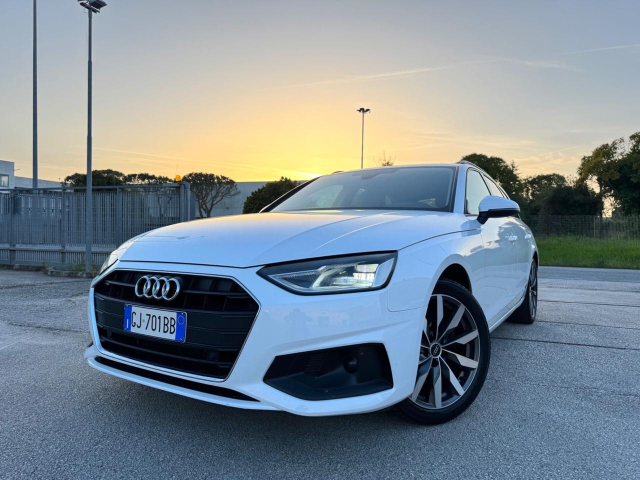 AUDI A4 2.0 Tdi Avant S-Tronic - Led 18