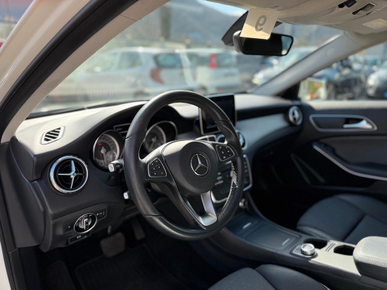 Mercedes-benz GLA 180 d Automatic Business