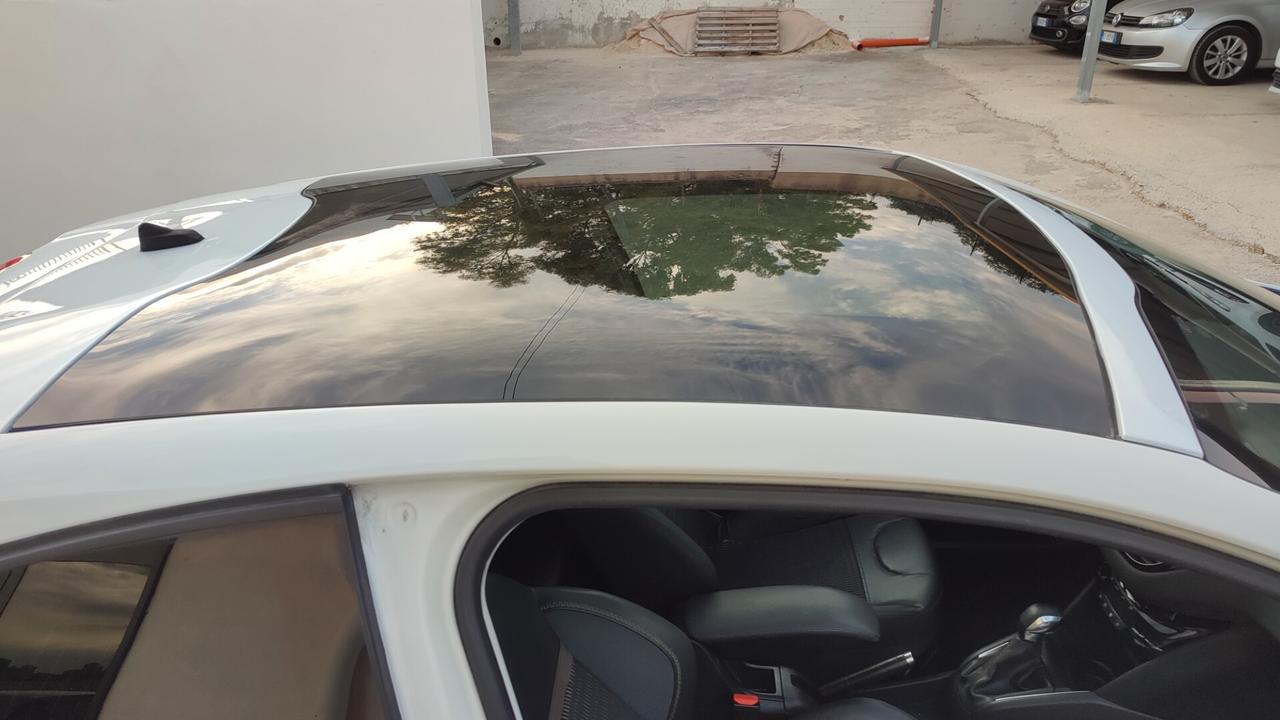 Peugeot 208 1.4 HDI TETTO PANORAMICO