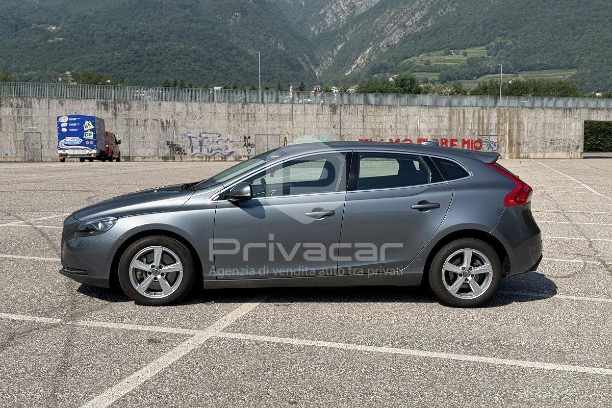 VOLVO V40 D3 Momentum