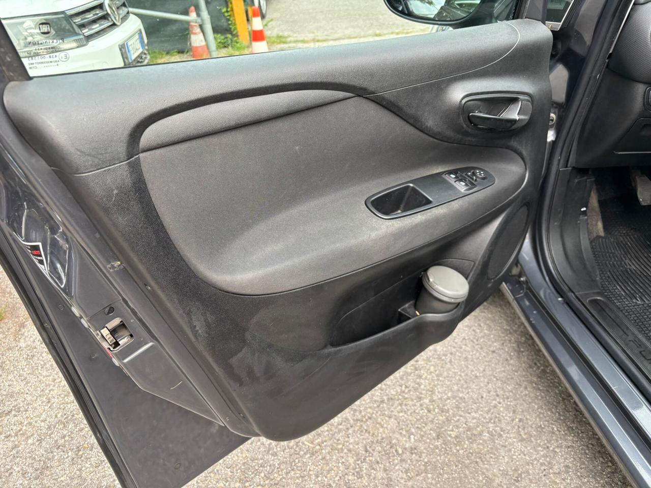 Fiat Punto 1.2 8V 5 porte Lounge OK Neopatentati