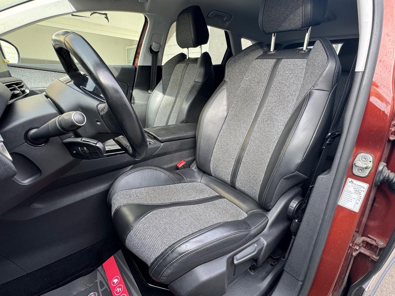 Peugeot 3008 BlueHDi 130 S&S Allure pack manuale