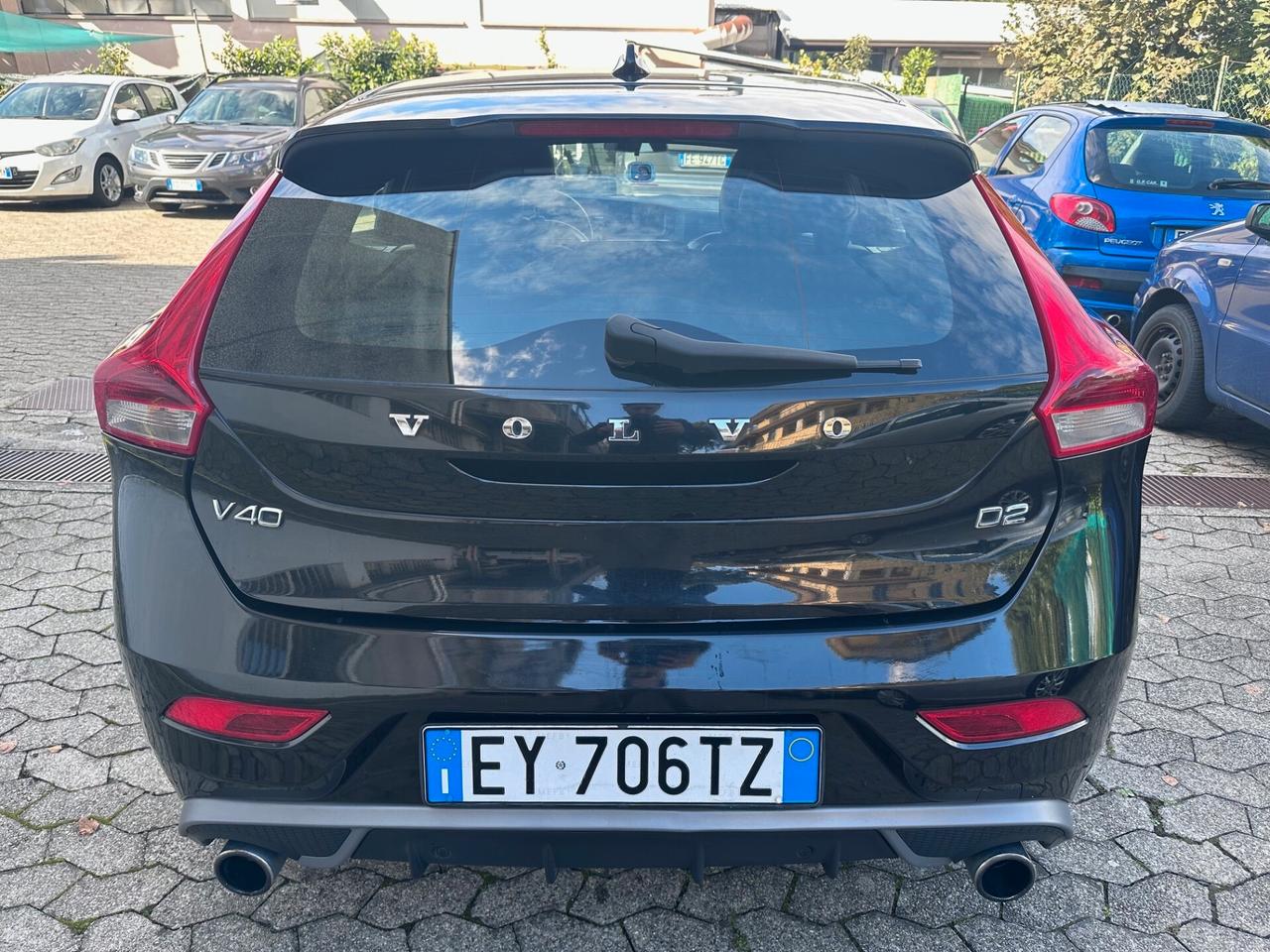 Volvo V40 D2 R-design Momentum