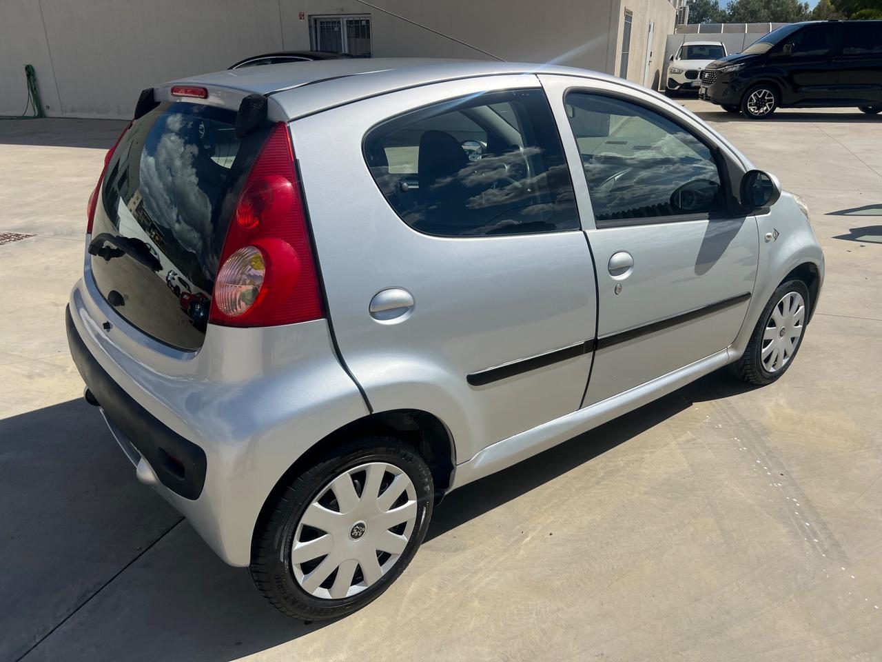 Peugeot 107 1.0 68CV 5p. Automatica