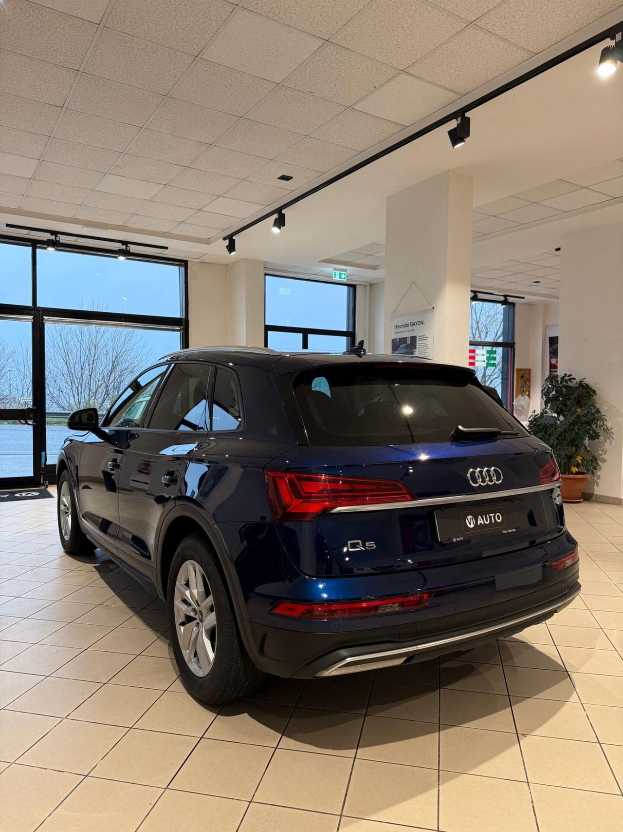 Audi Q5 35 2.0 tdi mhev 12V Business s-tronic