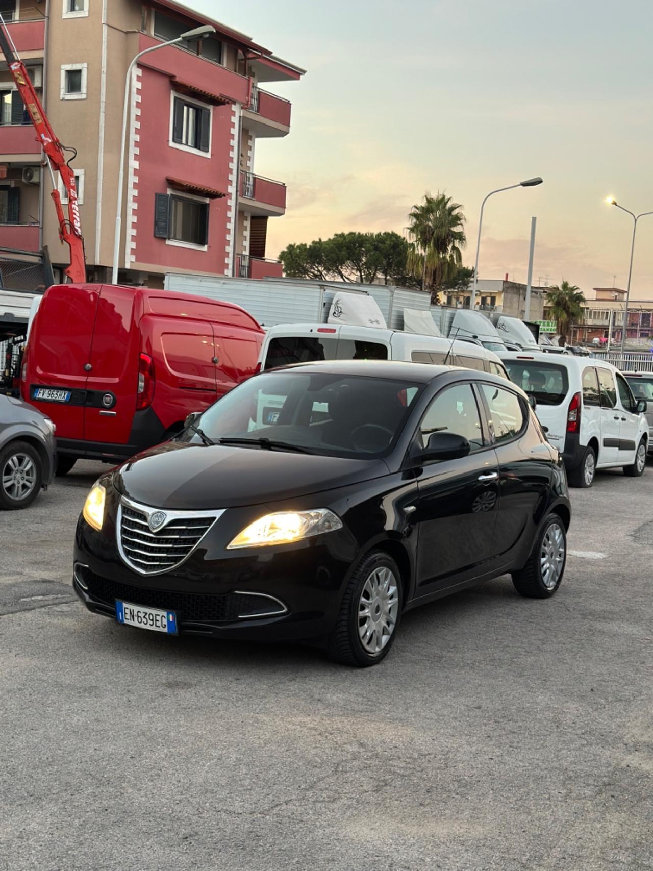 Lancia Ypsilon 1.2 69 CV 5 porte GPL Ecochic Platinum