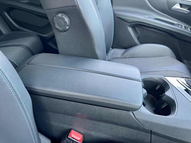PEUGEOT 3008 PureTech Turbo 130 S&S EAT8 Allure Pack