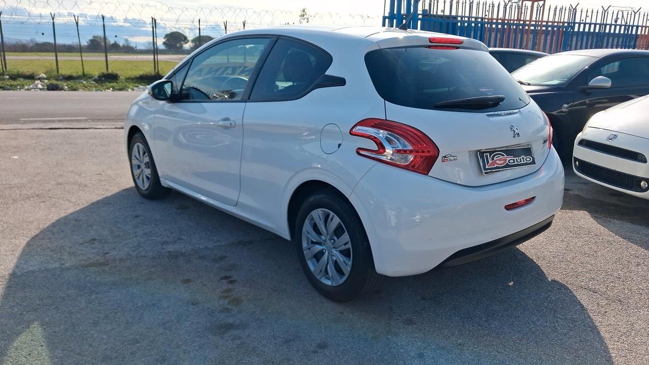 Peugeot 208 1.2 benzina