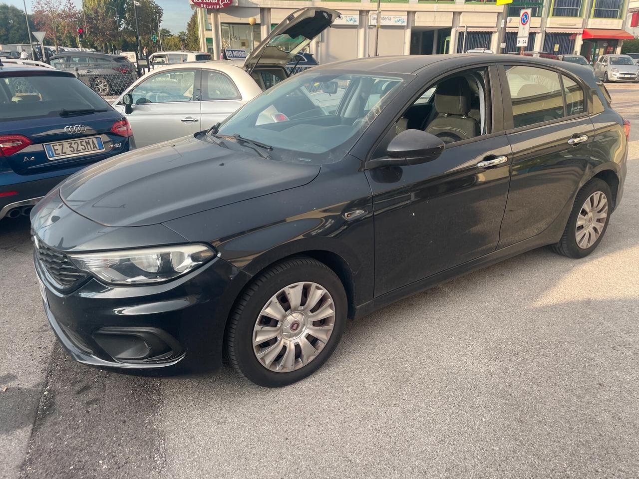 Fiat Tipo 1.6 Mjt S&S 5 porte Easy