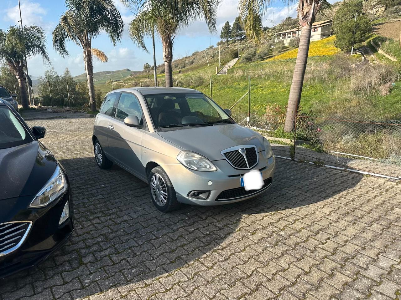 Lancia Ypsilon 1.3 MJT 75 CV Argento