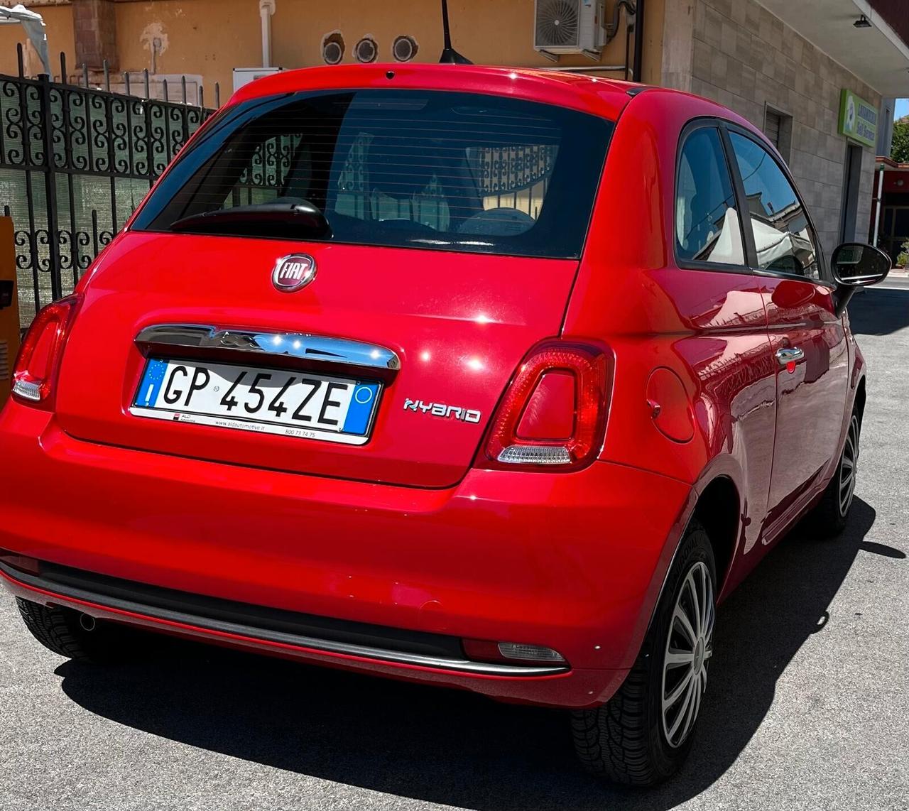 Fiat 500 1.0 Hybrid Red