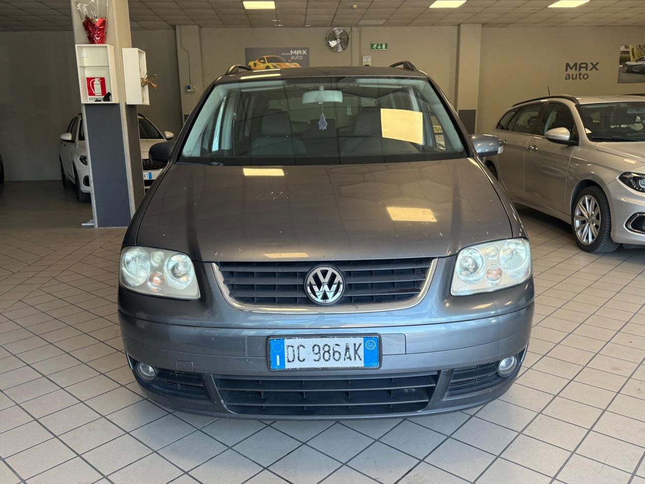 Volkswagen Touran 2.0 16V TDI Highline 7 POSTI!!