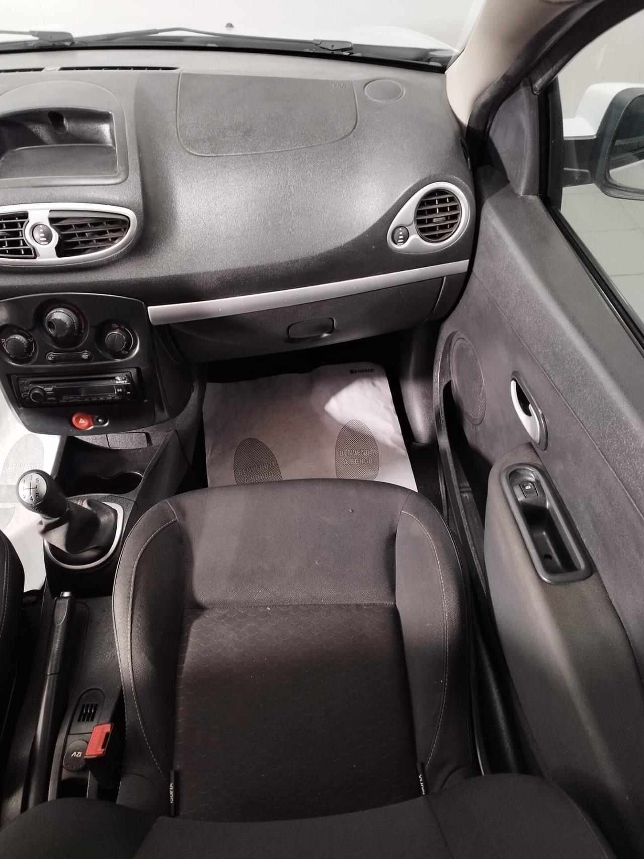 Renault Clio 1.2 16V 3 porte Dynamique OK NEOPATENTATI