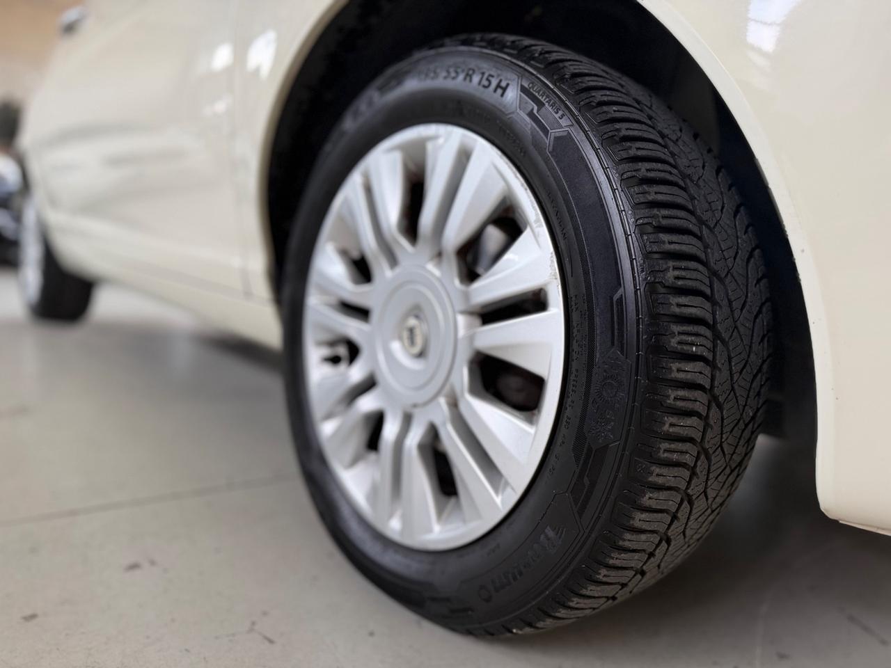 Lancia Ypsilon 1.2 Momo Design NEOPATENTATI