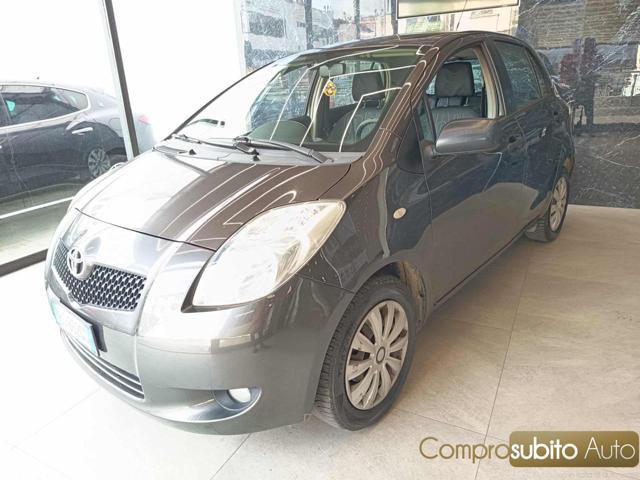 TOYOTA Yaris 1.0 5 porte Sol