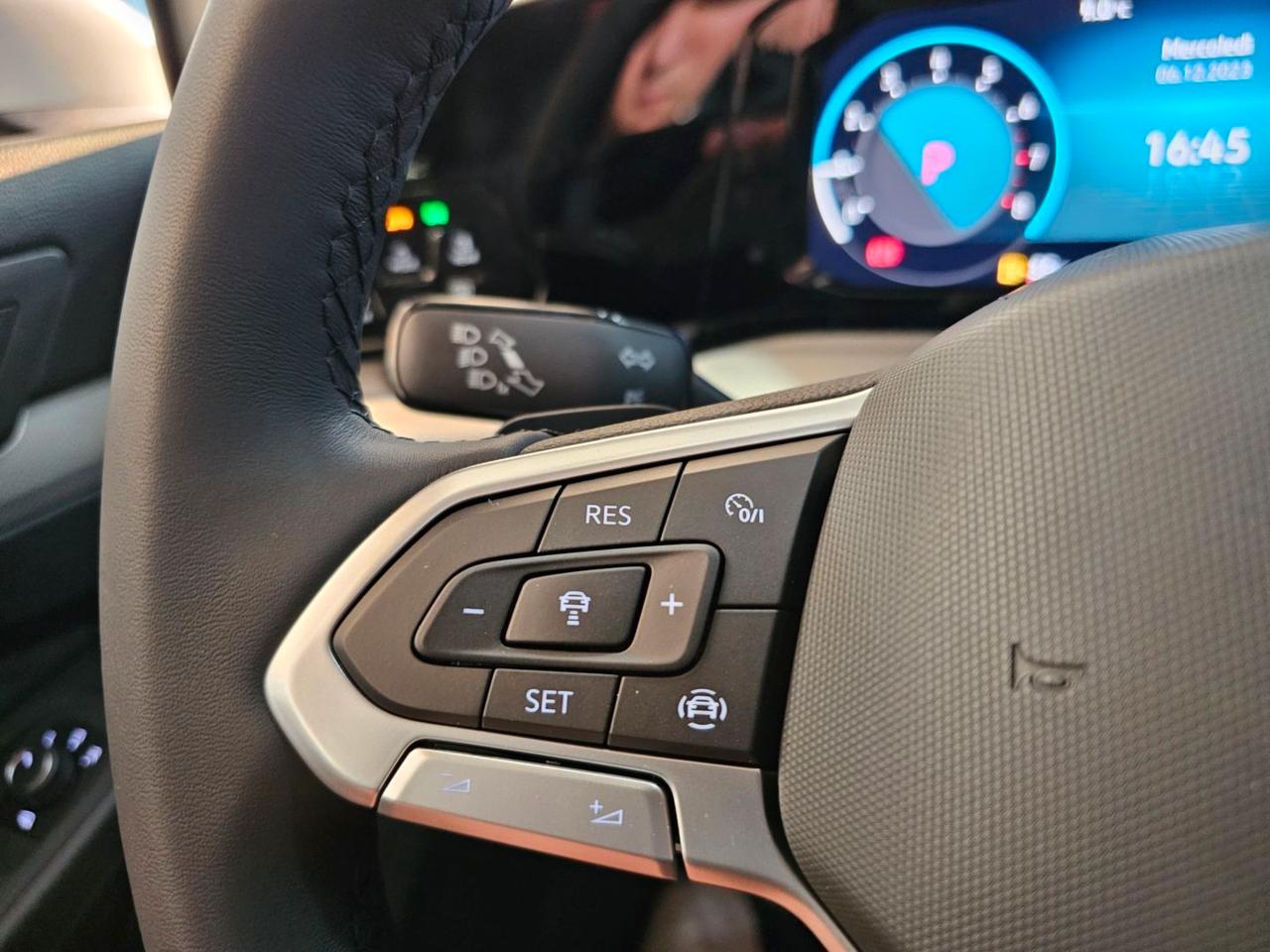 Volkswagen Golf ETSI MOVE LIFE C.16 Tetto Led Matrix Clima3Zone