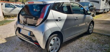 Toyota Aygo 1.0 VVT-i 69 CV 5 porte x-play