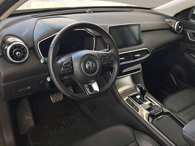 MG HS 1.5T-GDI AT Luxury