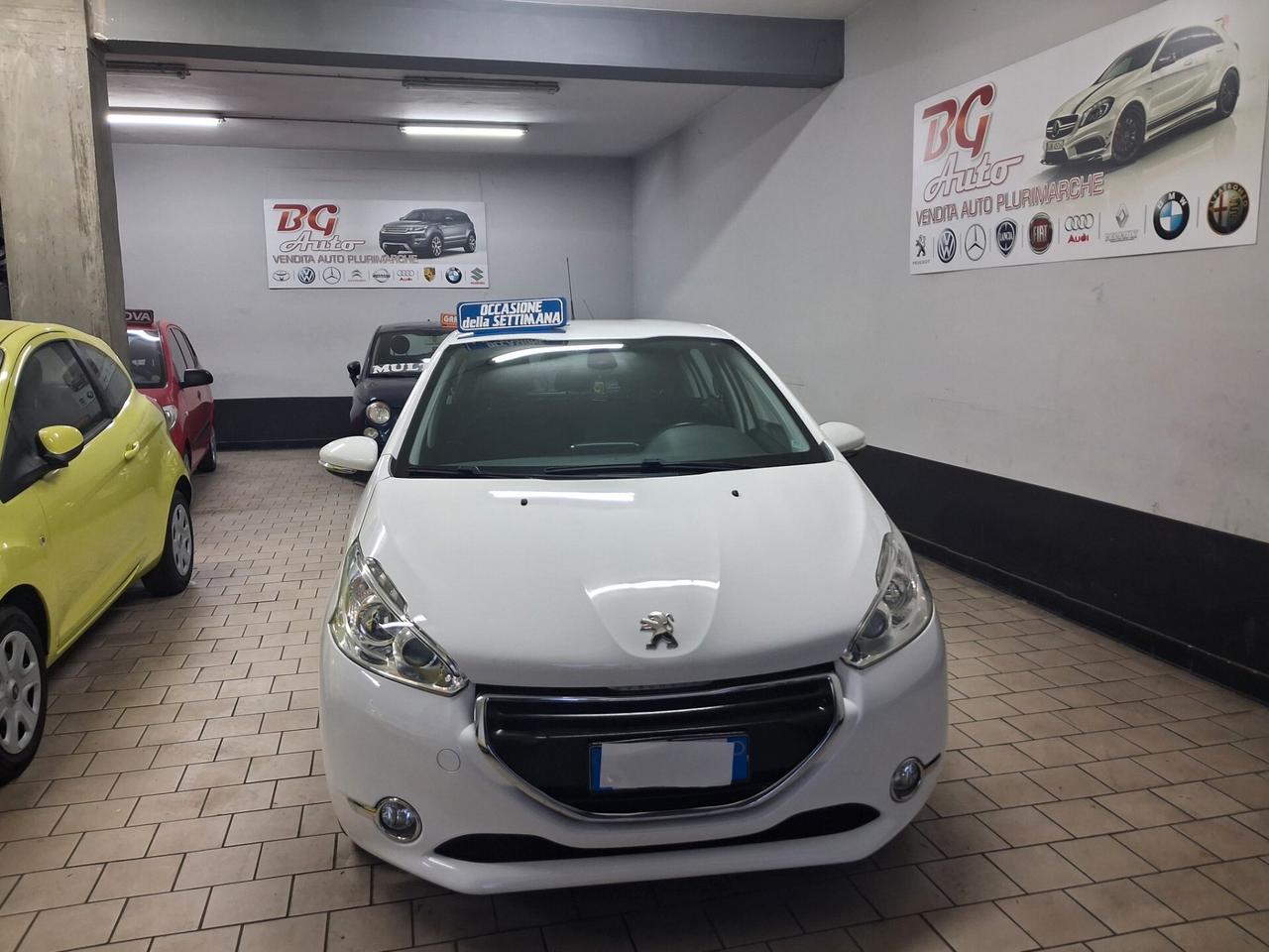 Peugeot 208 1.4 HDi 68 CV 5 porte Allure 2015 unic