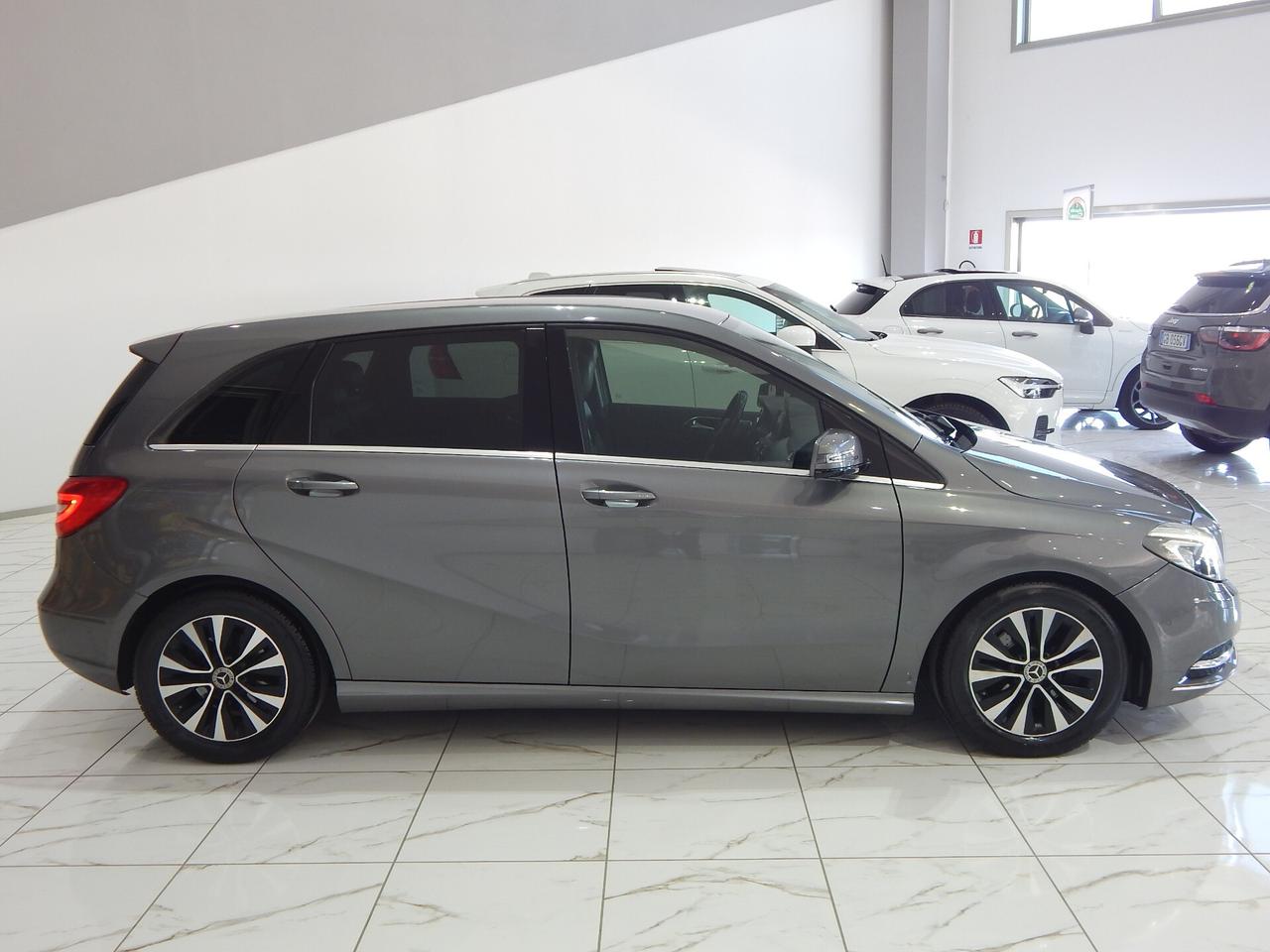 Mercedes-Benz B 180 cdi Executive Aut. NAVI-PELLE-PARK-KAMERA-LED