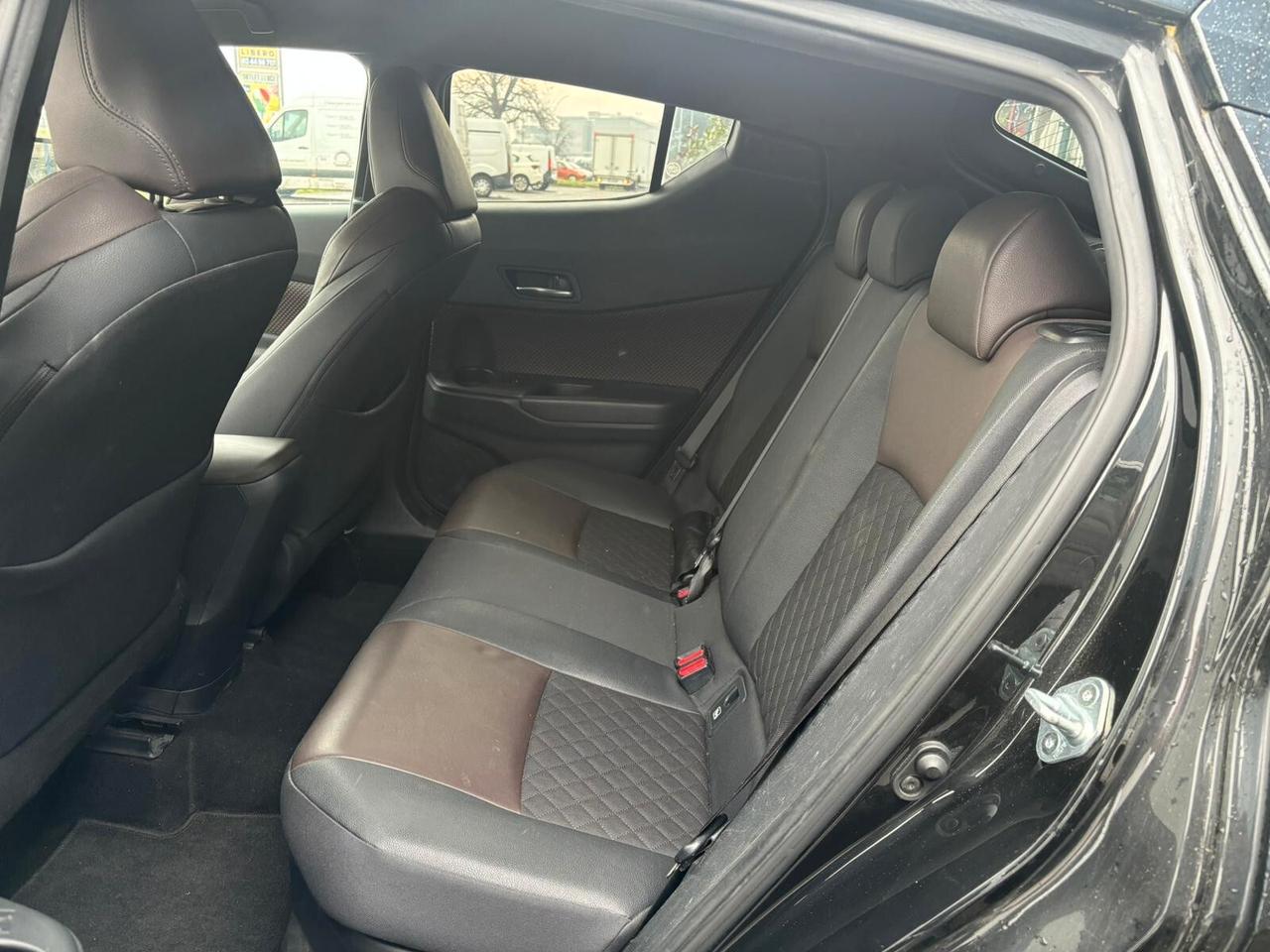 Toyota C-HR 1.8 Hybrid E-CVT Active