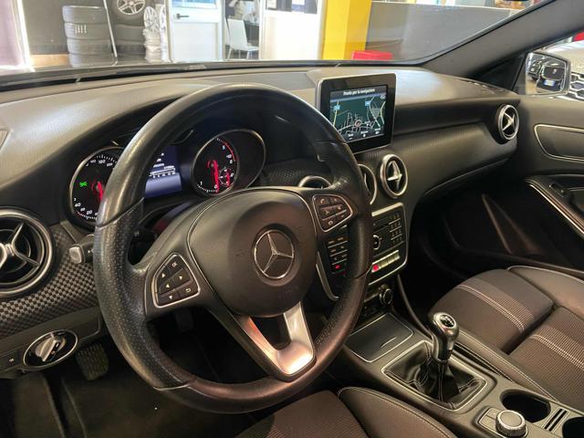 MERCEDES-BENZ A 180 d Sport **XENON/NAVI/UNICOPRO**