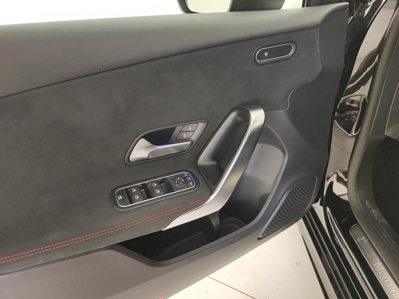 Mercedes-Benz A 180 AMG Line Advanced Plus auto