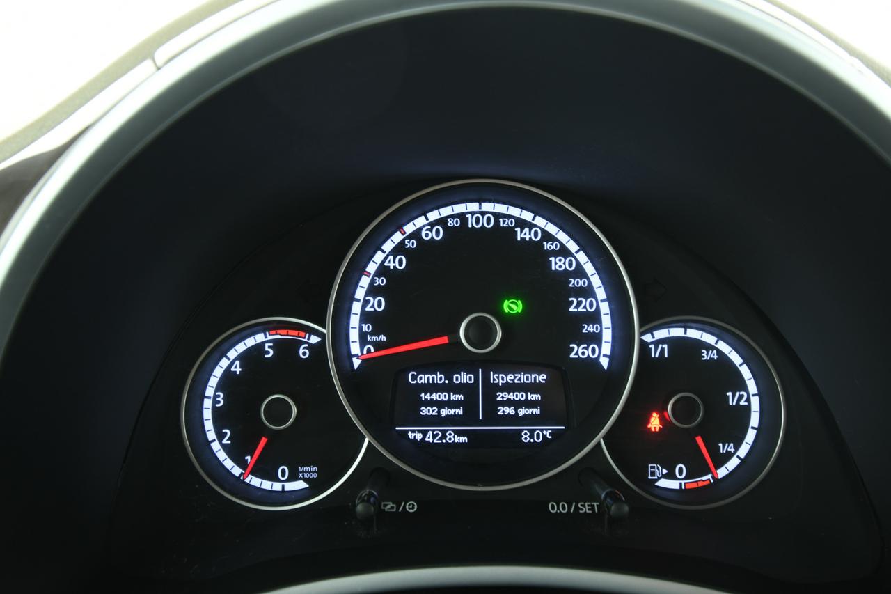 VOLKSWAGEN Maggiolino Cabrio 2.0 tdi Sport 140cv dsg PELLE+LED+C18"