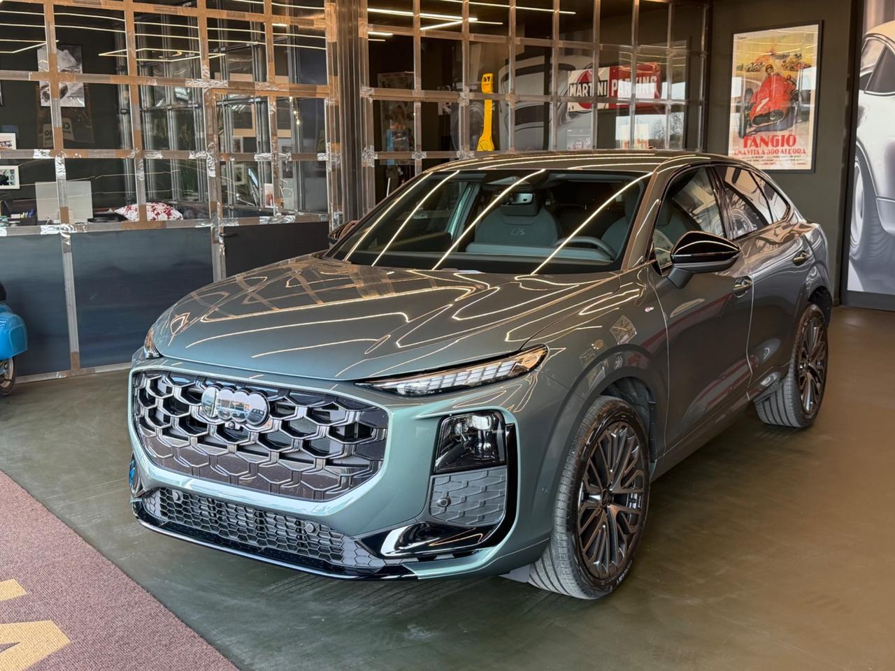 Audi Q3 SPB TDI 110 kW S tronic Line edition -Ufficiale-