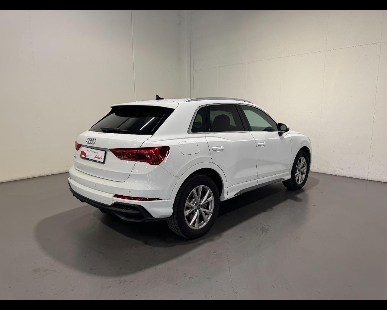 AUDI Q3 45 TFSIe PHEV S-TRONIC S LINE EDITION