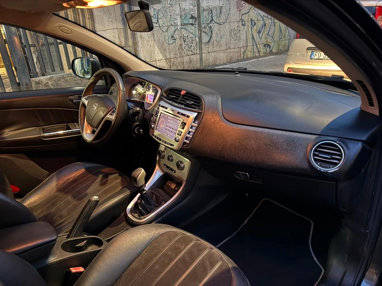 Lancia Delta 1.6 MJT DPF Platino