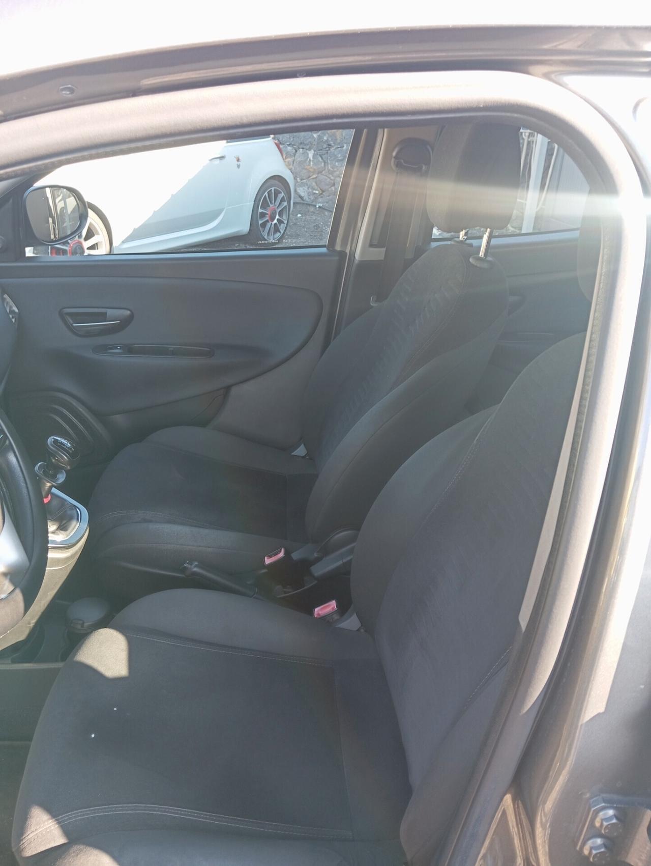 Lancia Ypsilon 1.2 69 CV 5 porte Elefantino[2015]