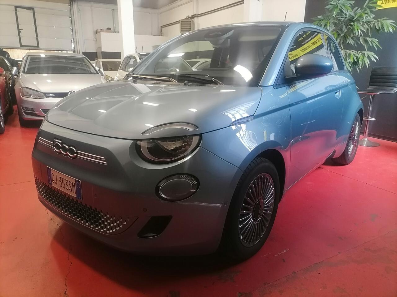 Fiat 500 500e Berlina 42 kWh La Prima