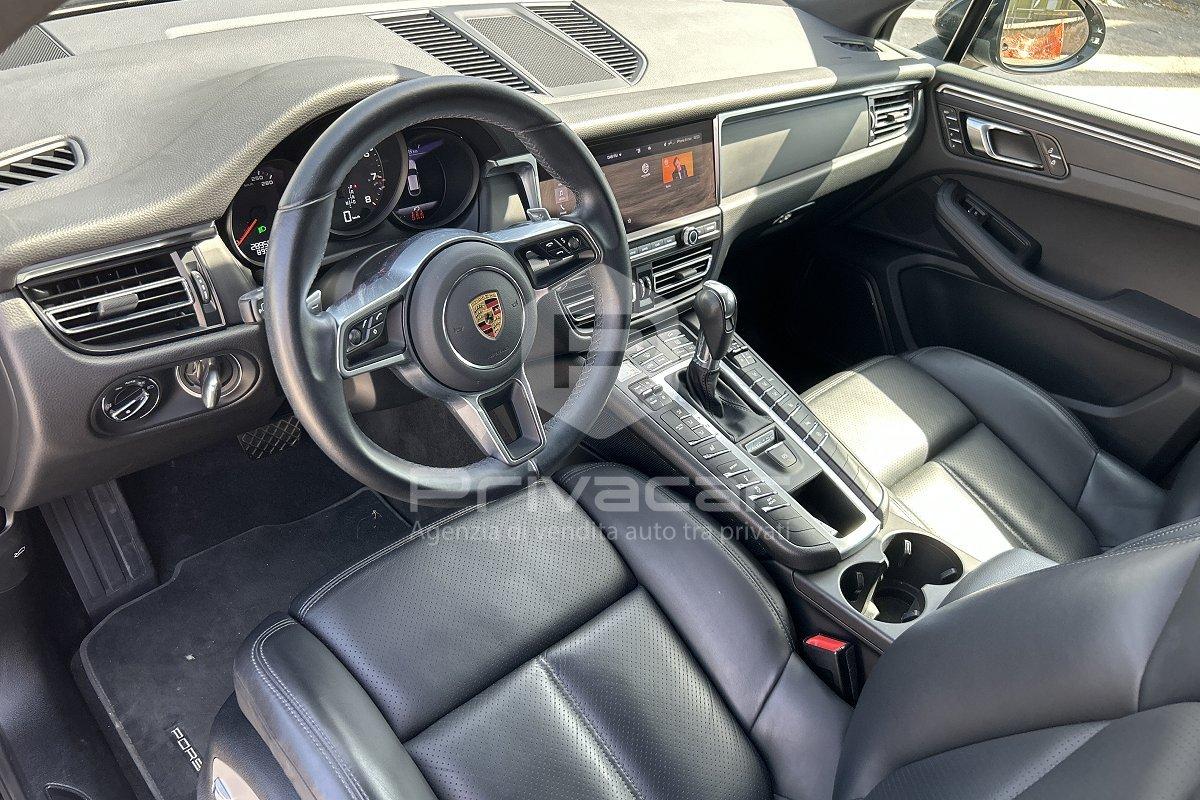 PORSCHE Macan 2.0