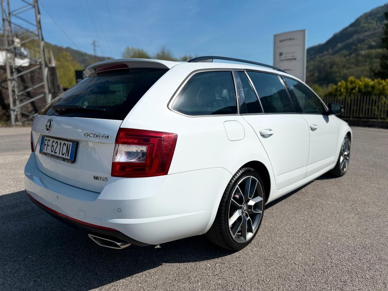 Skoda Octavia 2.0 TDI DSG Wagon RS E6 184CV