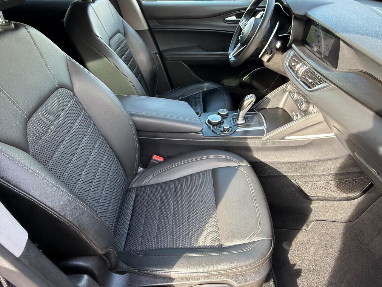 Alfa Romeo Stelvio 2.2 Turbodiesel 210 CV AT8 Q4 Executive