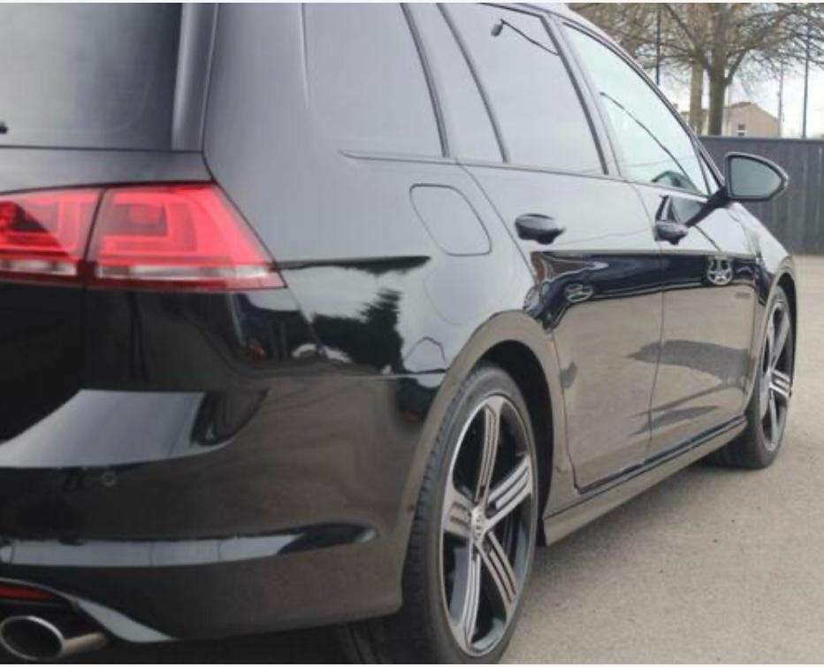 Volkswagen Golf Variant R 2.0 DSG - 300 CV