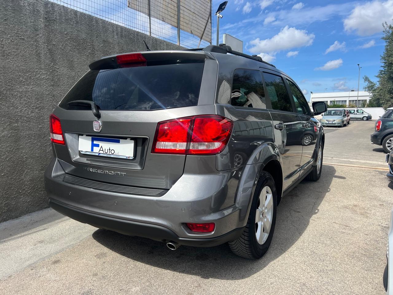 Fiat Freemont 2.0 Multijet 140 CV,7 posti,Climatronic bizona,sensori di parcheggio,cruise,ecc.