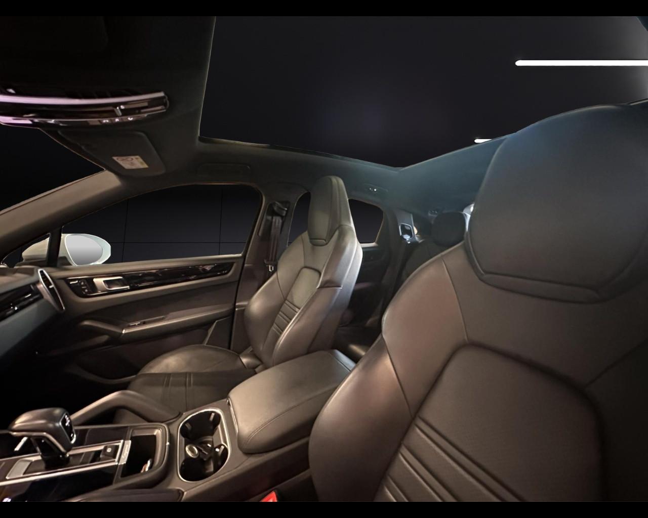 PORSCHE Cayenne Coupé - Cayenne Coupé 3.0 V6