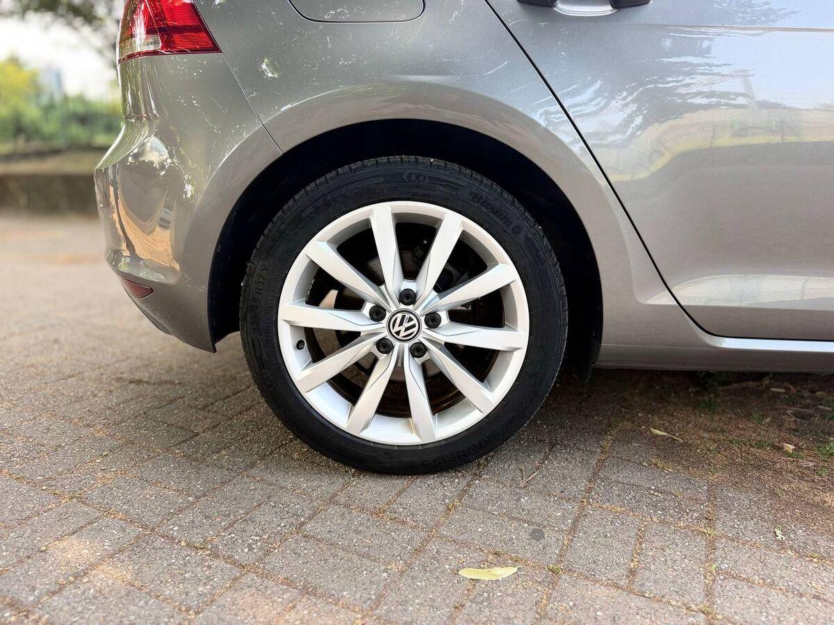 Volkswagen Golf 1.6 tdi Highline 5p dsg
