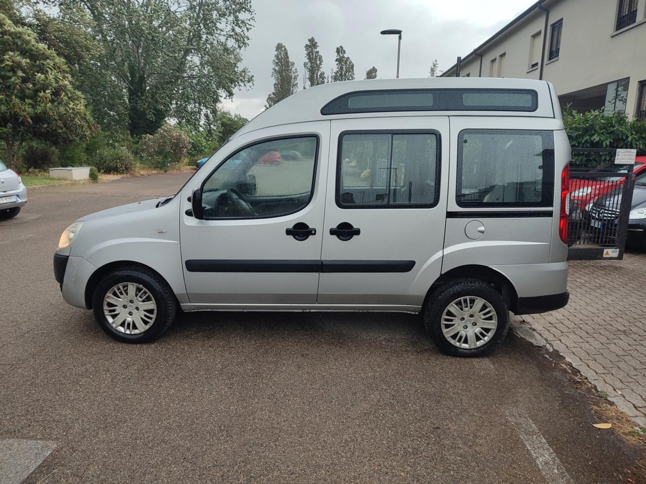 FIAT DOBLO 1.4BENZINA CON PEDANA DISABILI POCHI KM