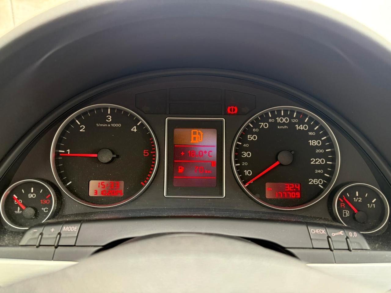 Audi A4 Avant 2.0 TDI 140CV *S-LINE*