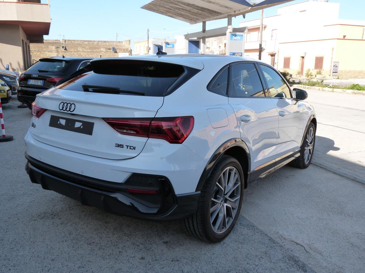 Audi Q3 SPB 35 TDI S-line edition Identity Black