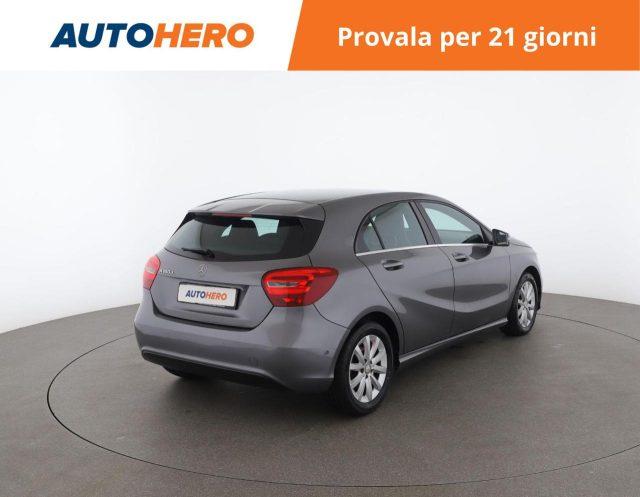 MERCEDES-BENZ A 180 d Automatic Business