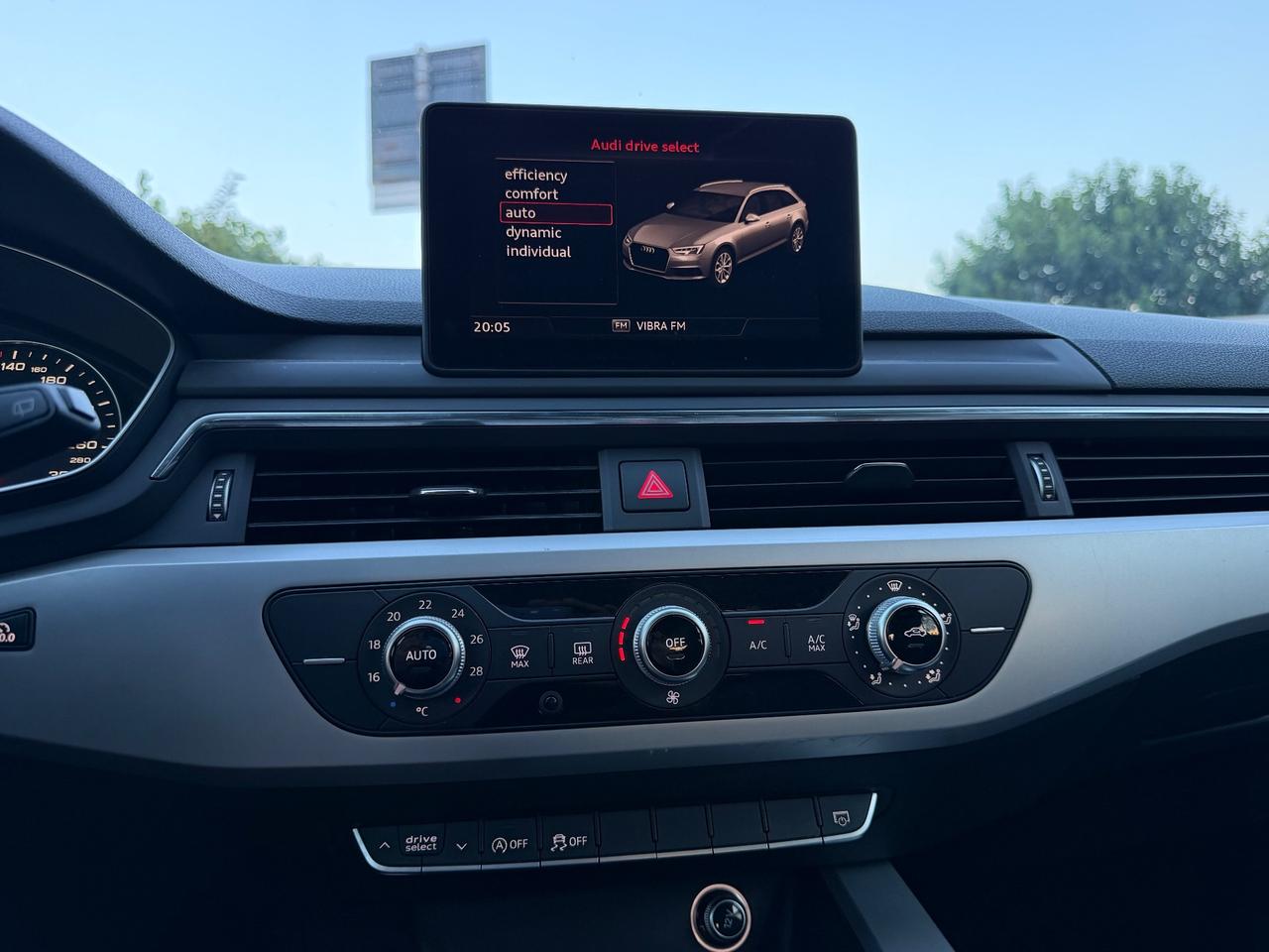 Audi A4 2.0 TDI 150 CV ULTRA EURO6