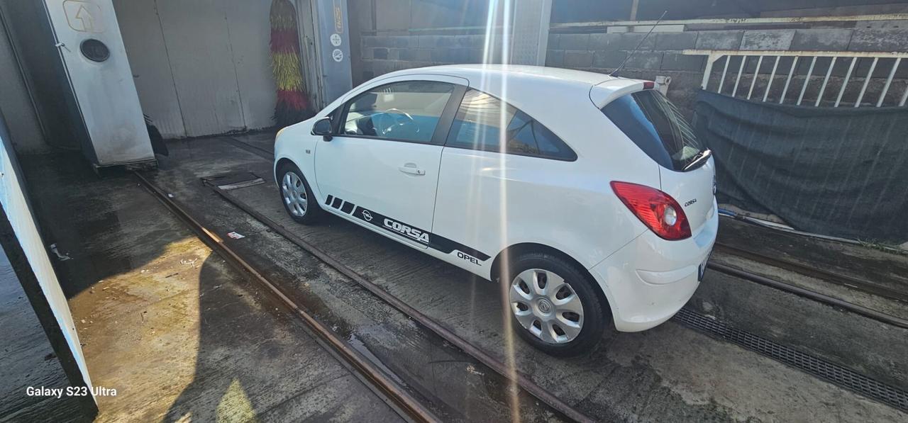 Opel Corsa 1.2 85CV 3 porte GPL-TECH b-color